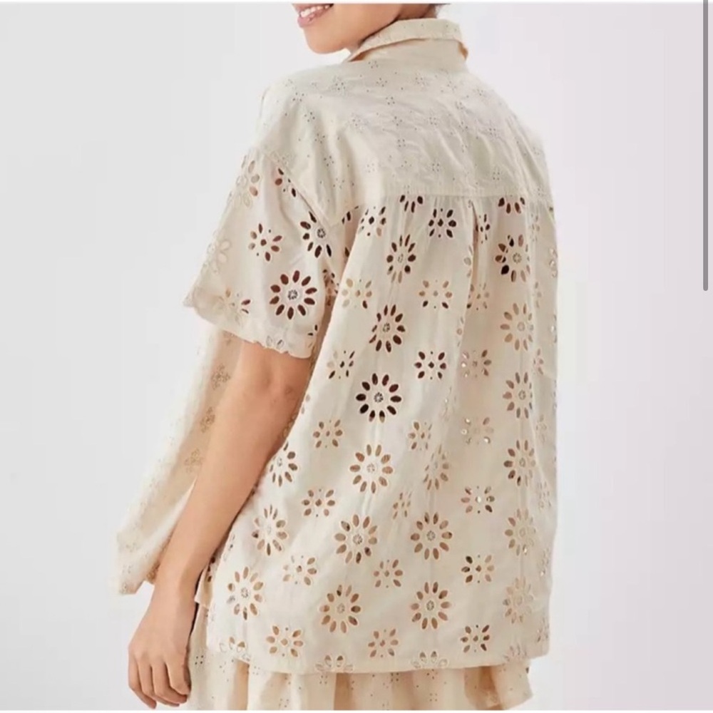American Eagle Cream Eyelet Button Down Shirt Women’s‎ Size Medium - Picture 9 of 9